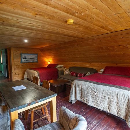 L'Auberge Refuge Du Trappeur Saint-Mathieu-Du-Parc Exteriör bild