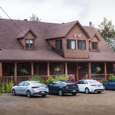 L'Auberge Refuge Du Trappeur Saint-Mathieu-Du-Parc Exteriör bild