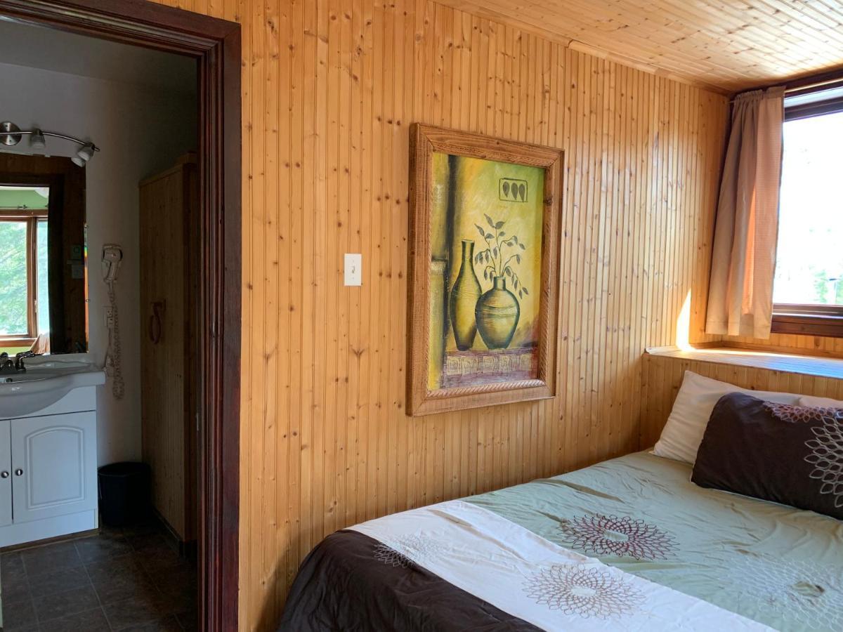 L'Auberge Refuge Du Trappeur Saint-Mathieu-Du-Parc Exteriör bild