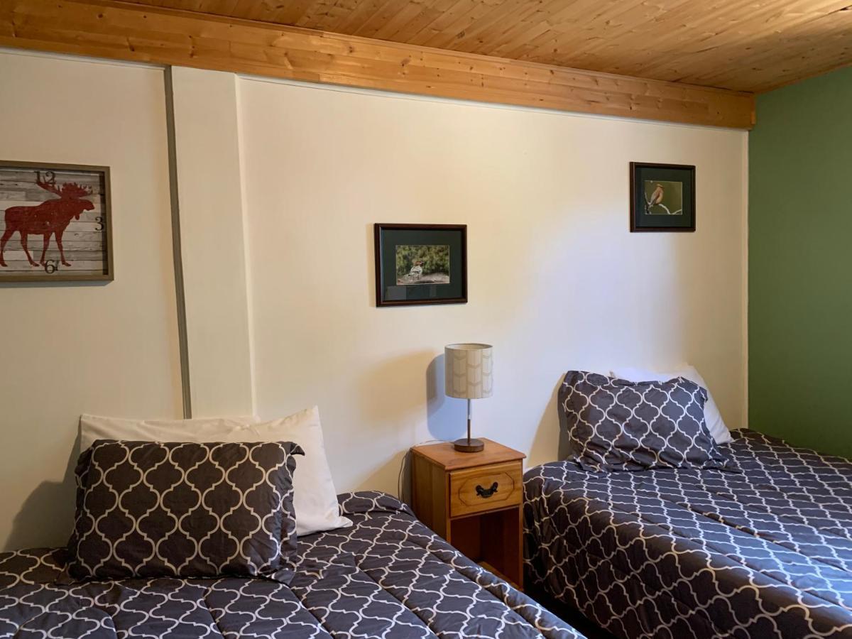 L'Auberge Refuge Du Trappeur Saint-Mathieu-Du-Parc Exteriör bild
