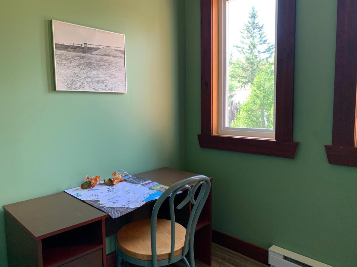 L'Auberge Refuge Du Trappeur Saint-Mathieu-Du-Parc Exteriör bild