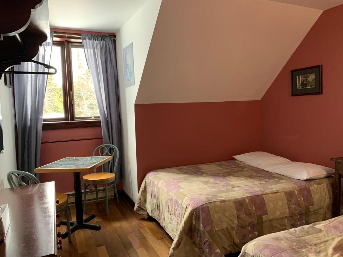 L'Auberge Refuge Du Trappeur Saint-Mathieu-Du-Parc Exteriör bild