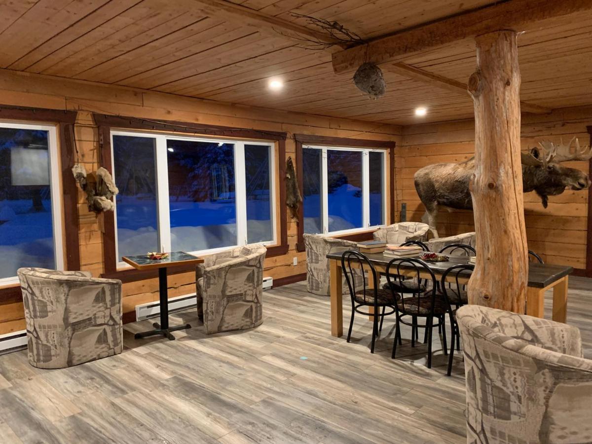 L'Auberge Refuge Du Trappeur Saint-Mathieu-Du-Parc Exteriör bild