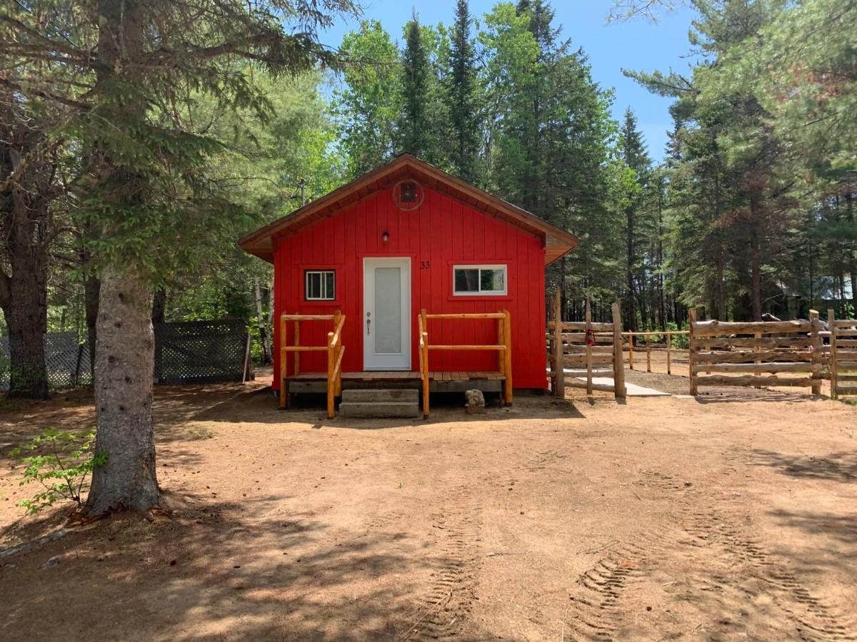 L'Auberge Refuge Du Trappeur Saint-Mathieu-Du-Parc Exteriör bild